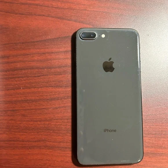 Iphone 8 plus - space gray